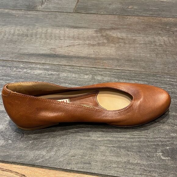 NWOT Marni woman’s brown flat. It’s one shoe - Picture 5 of 8